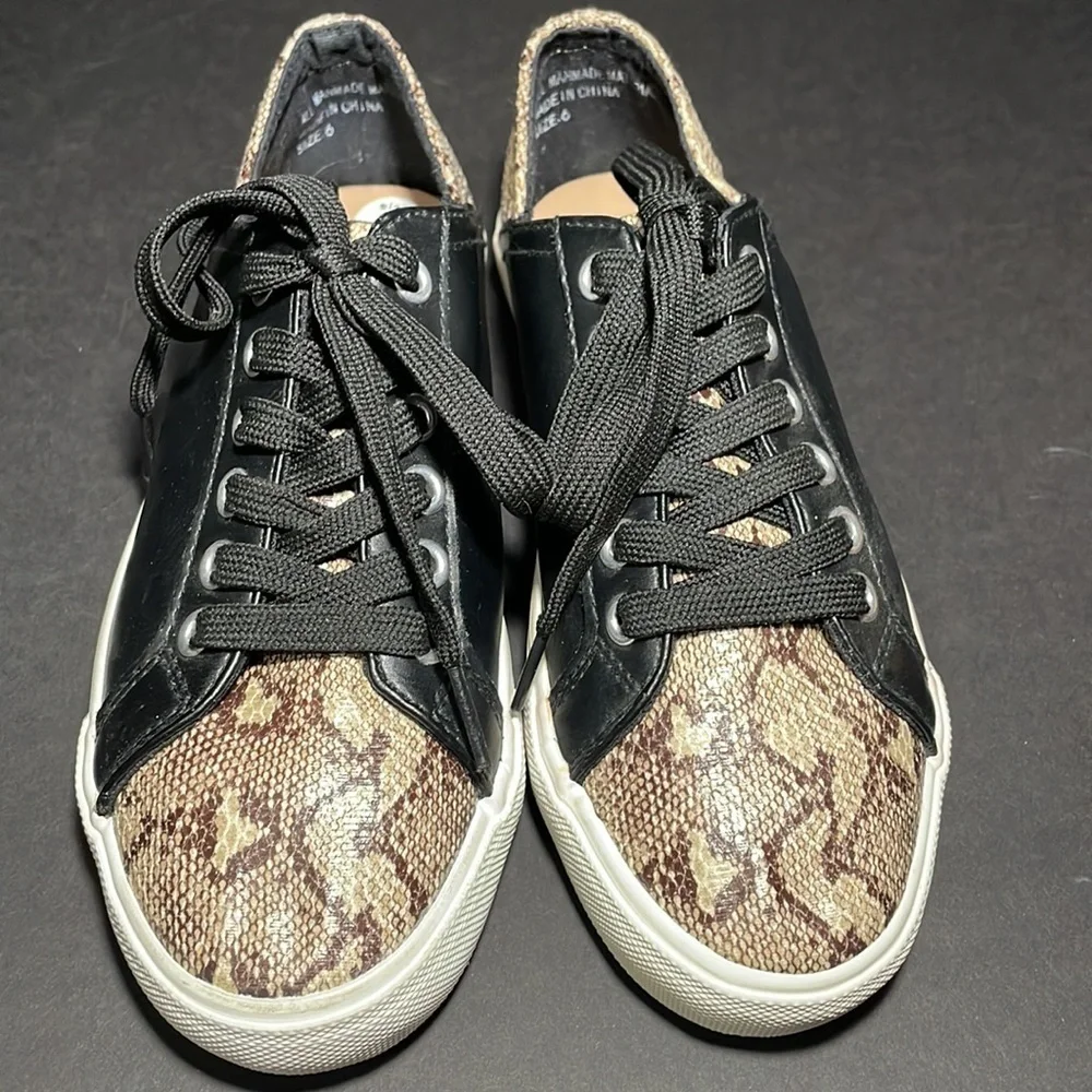 RESTRICTED snakeskin and faux leather casual sneakers in women’s size 6
